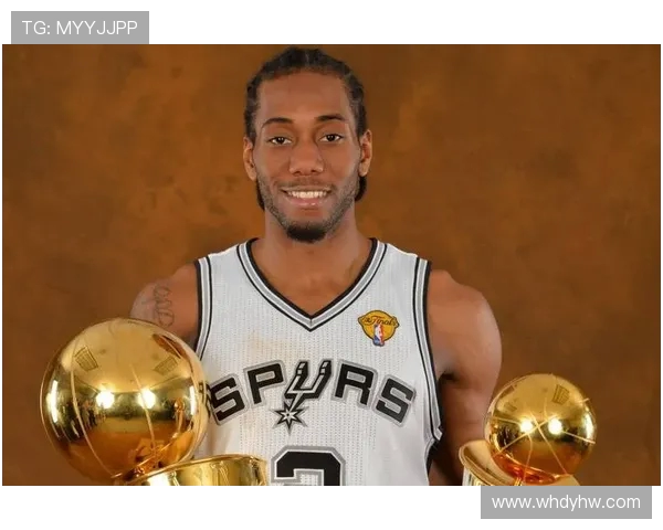 科怀伦纳德率领球队攻防兼备展现统治力引领新赛季风潮