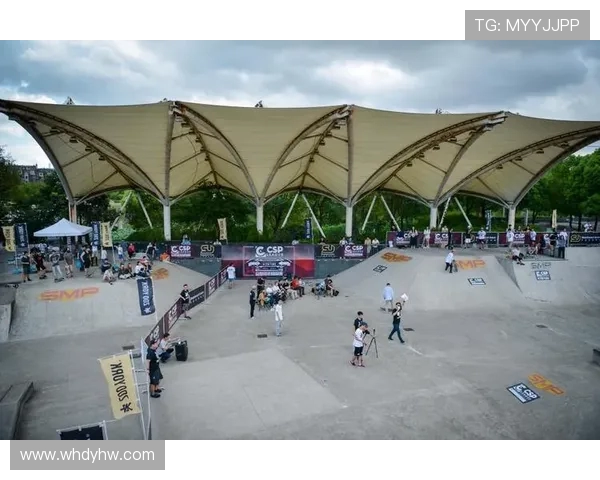 深圳滑板队在攀岩联赛中的力量表现分析与精彩回顾