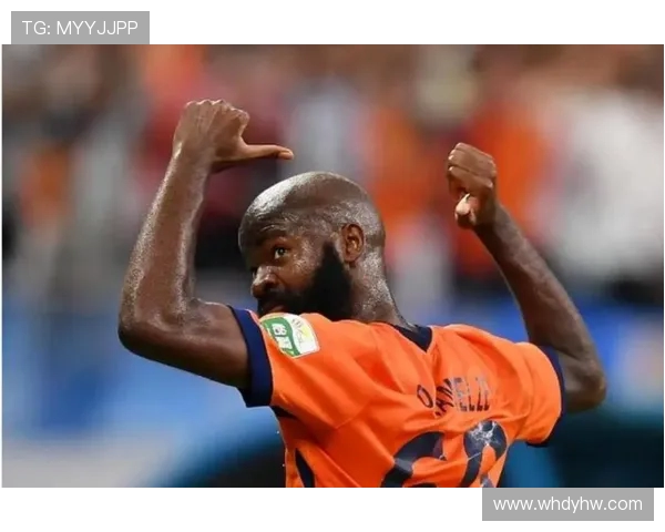 上港与首尔激战正酣替补球员红牌风波引发热议