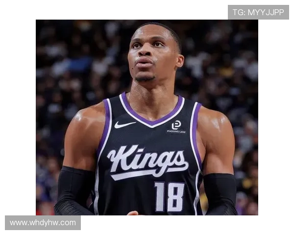 勇士对阵雷霆威少走步争议引发热议球迷热情高涨